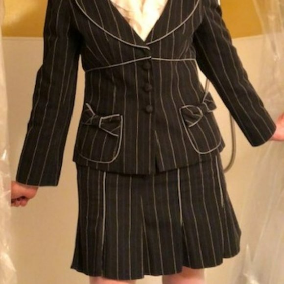 Nanette Lepore Vintage-Style Suit, skirt size 6,  jacket size 8 Petite, fabric? - Picture 1 of 12